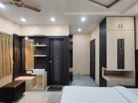 Guest house Dharmatala Kolkata